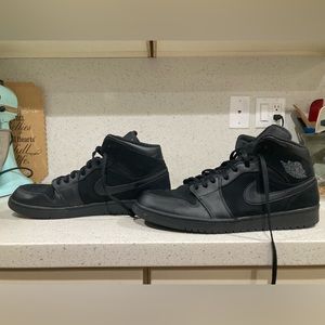 2018 Air Jordan 1 Mid 'Black